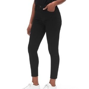 🎉HP🎉 GAP High Rise Skinny Ankle Jeans, Black, Size 4P